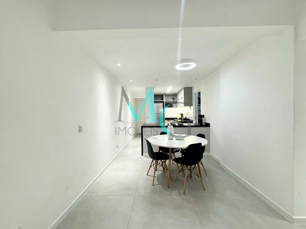 Apartamento à venda com 2 quartos, 70m² - Foto 4
