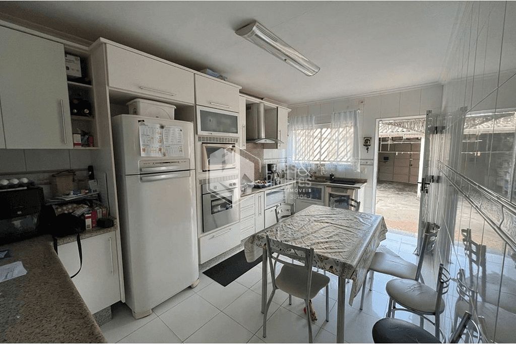 Casa à venda com 2 quartos, 97m² - Foto 7