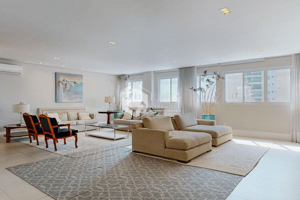 Apartamento, 3 quartos, 222 m² - Foto 1