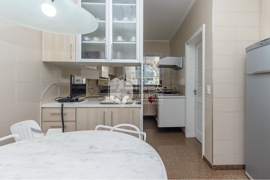 Apartamento à venda com 3 quartos, 176m² - Foto 8