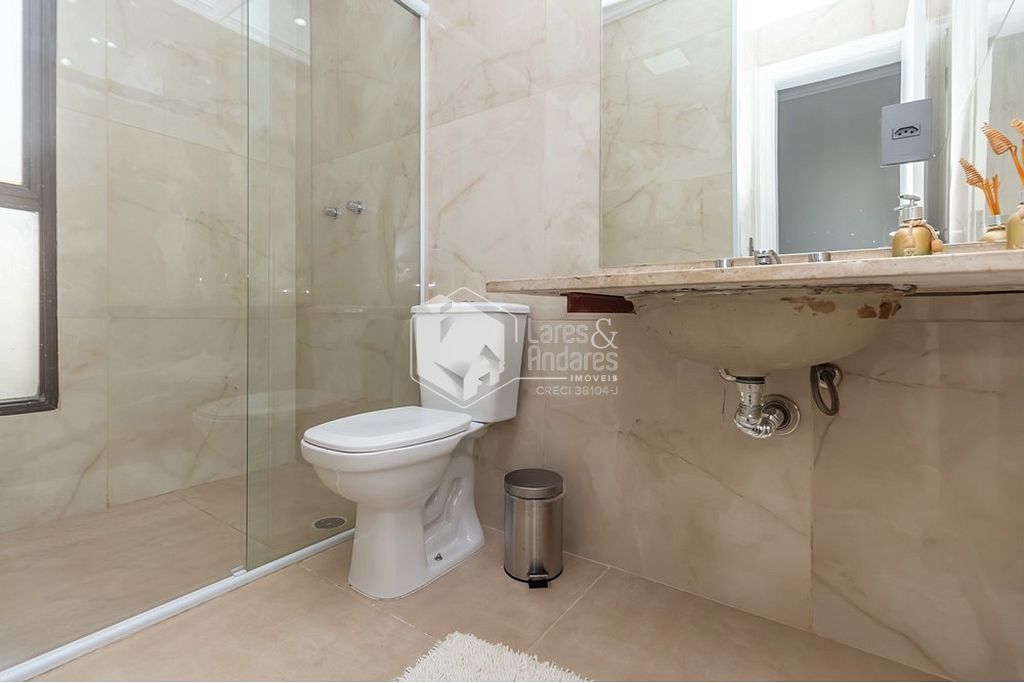 Apartamento à venda com 3 quartos, 176m² - Foto 2