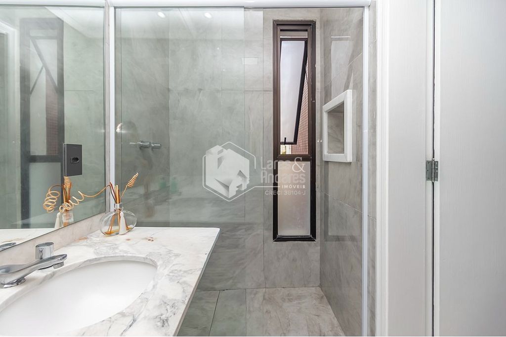 Apartamento à venda com 3 quartos, 176m² - Foto 27