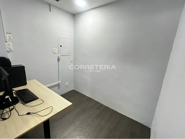 Sala à venda, no bairro Campo Belo em São Paulo