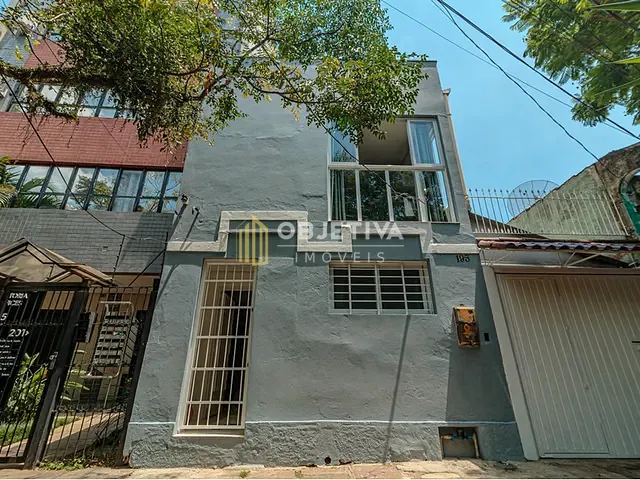 Casa 3 quartos e 3 banheiros, à venda, no bairro Menino Deus em Porto Alegre