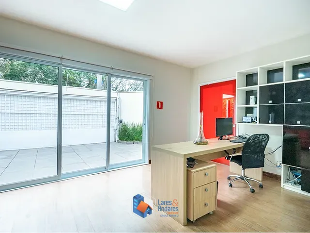 Casa 3 quartos e 5 banheiros, à venda, no bairro Jardim Petrópolis em São Paulo