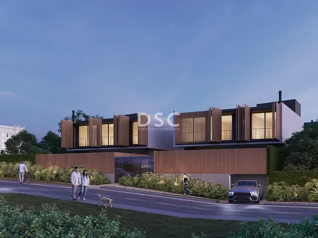 Casa 3 quartos e 4 banheiros, à venda, no bairro Campina do Siqueira em Curitiba