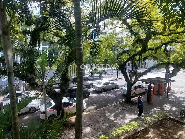 Sala à venda, no bairro Moinhos de Vento em Porto Alegre