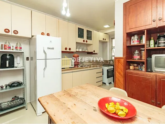 Apartamento 3 quartos e 3 banheiros, à venda, no bairro Rio Branco em Porto Alegre