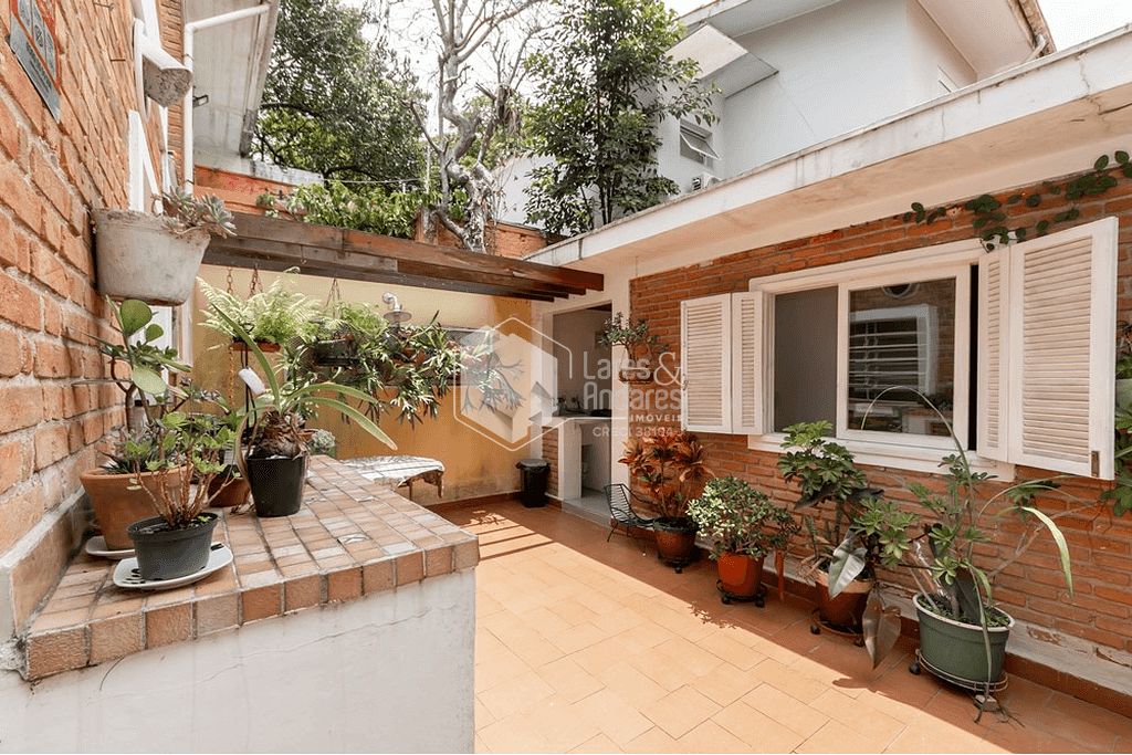 Casa à venda com 3 quartos, 162m² - Foto 2