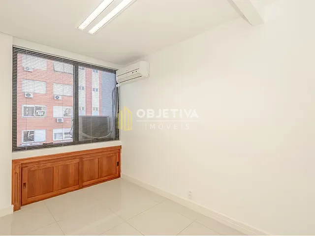 Sala à venda, no bairro Moinhos de Vento em Porto Alegre