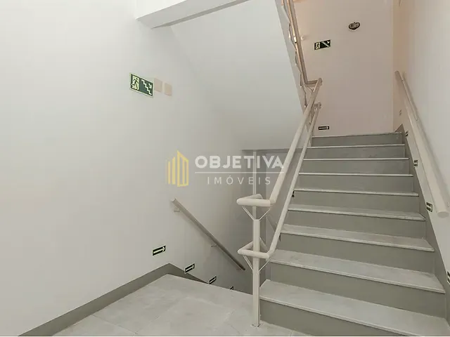Sala à venda, no bairro Moinhos de Vento em Porto Alegre