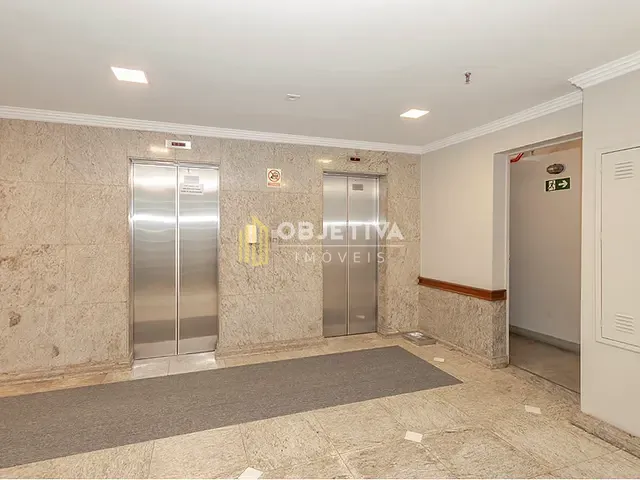 Sala à venda, no bairro Moinhos de Vento em Porto Alegre