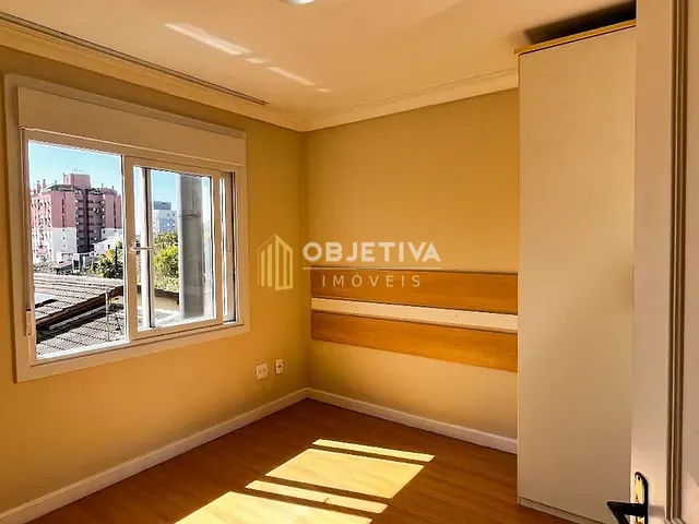 Casa 4 quartos e 3 banheiros, à venda, no bairro Chácara das Pedras em Porto Alegre
