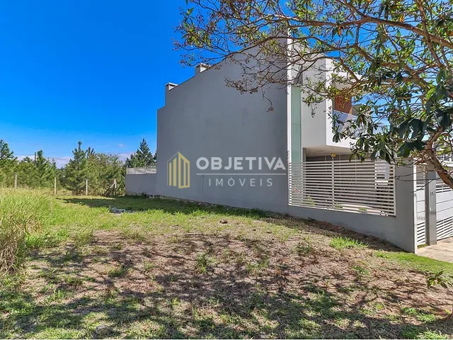 Terreno à venda, no bairro Guarujá em Porto Alegre