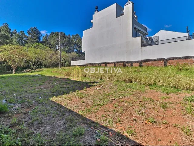 Terreno à venda, no bairro Guarujá em Porto Alegre