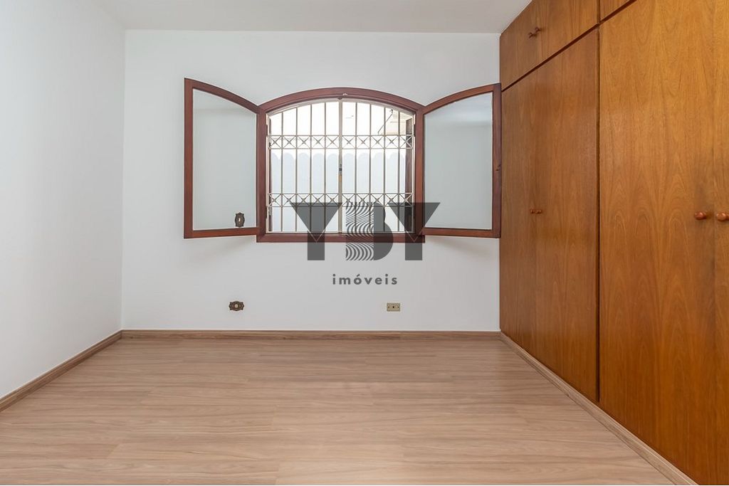 Casa à venda com 4 quartos, 208m² - Foto 3