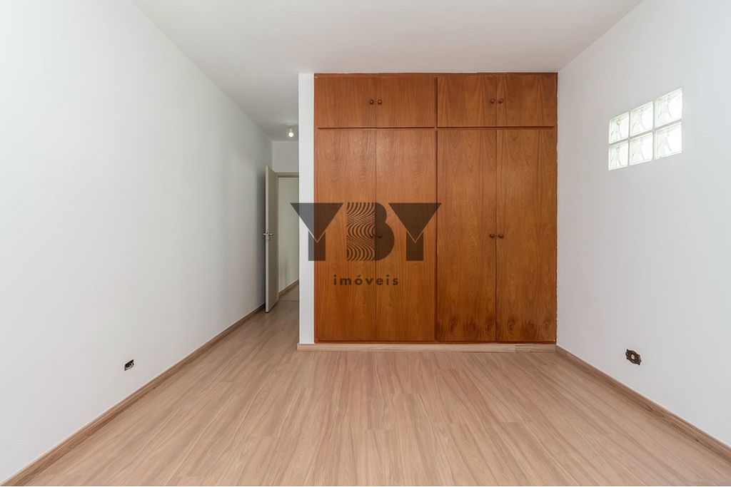 Casa à venda com 4 quartos, 208m² - Foto 2