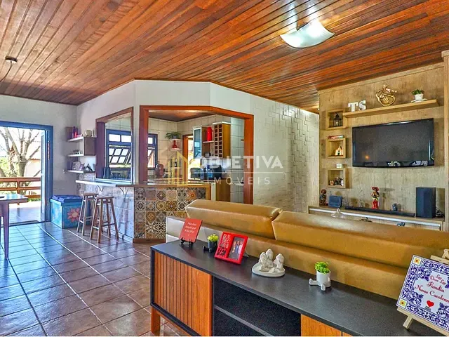 Casa 2 quartos e 3 banheiros, à venda, no bairro Hípica em Porto Alegre