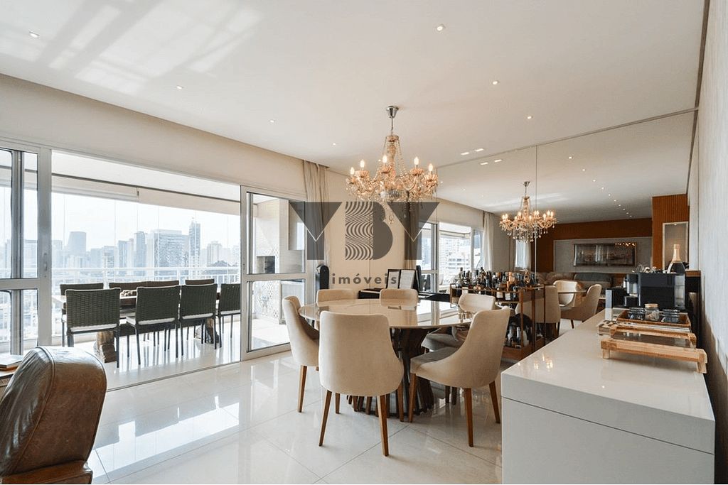 Apartamento, 3 quartos, 178 m² - Foto 1