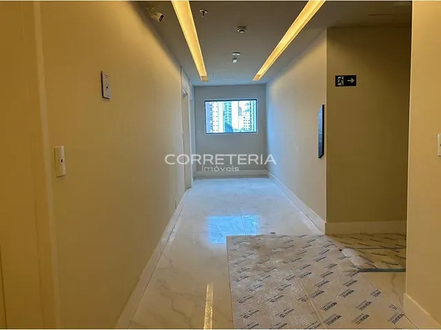 Sala à venda, no bairro Indianópolis em São Paulo