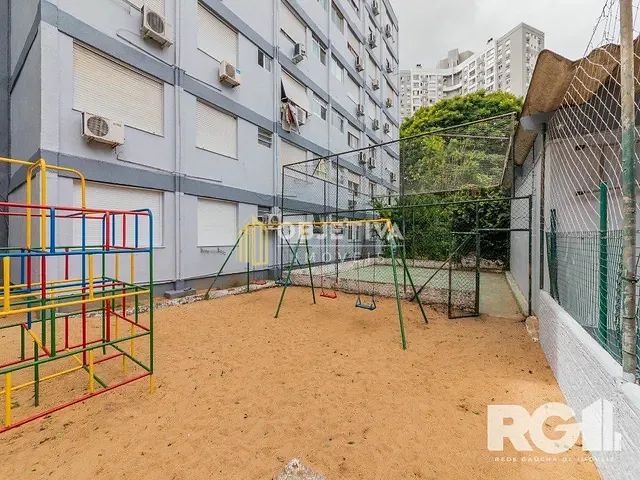 Apartamento 2 quartos e 1 banheiro, à venda, no bairro Partenon em Porto Alegre