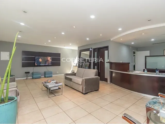 Loja à venda, no bairro Moema em São Paulo