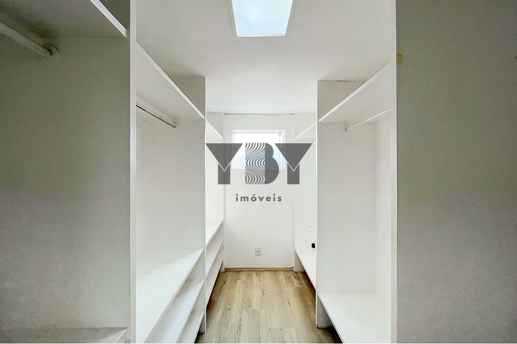 Casa à venda com 4 quartos, 405m² - Foto 2