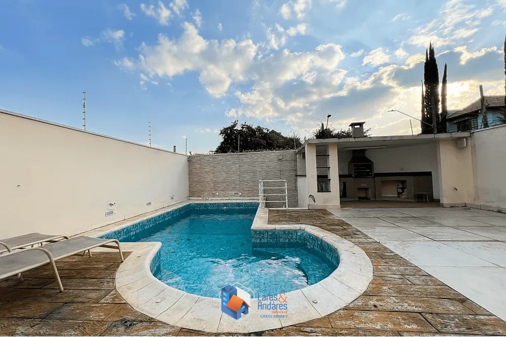 Casa, 4 quartos, 405 m² - Foto 1