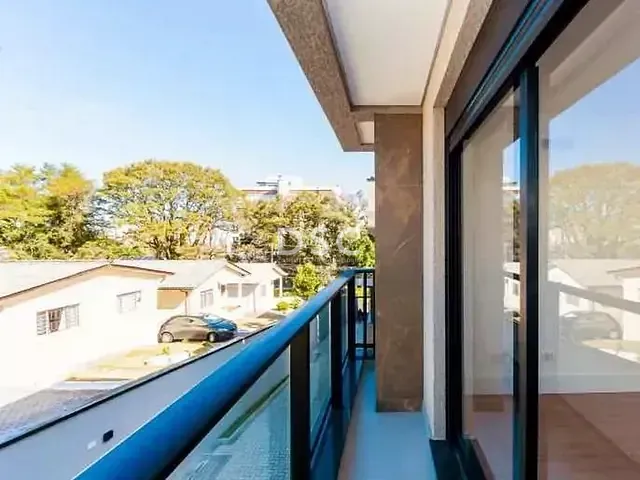 Casa 3 quartos e 5 banheiros, à venda, no bairro Mercês em Curitiba