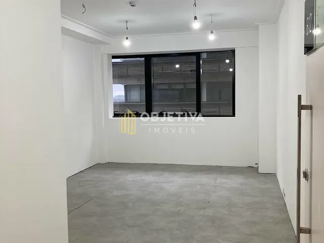 Sala à venda, no bairro Centro em Canoas