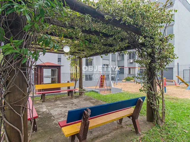 Apartamento 2 quartos e 1 banheiro, à venda, no bairro Vila Ipiranga em Porto Alegre