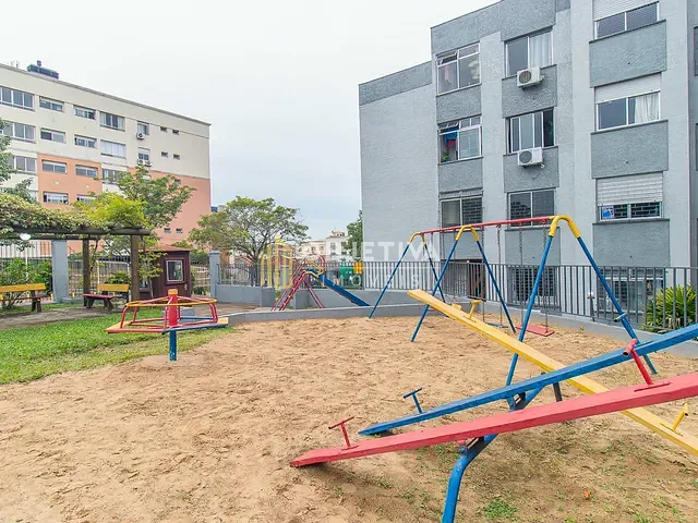 Apartamento 2 quartos e 1 banheiro, à venda, no bairro Vila Ipiranga em Porto Alegre