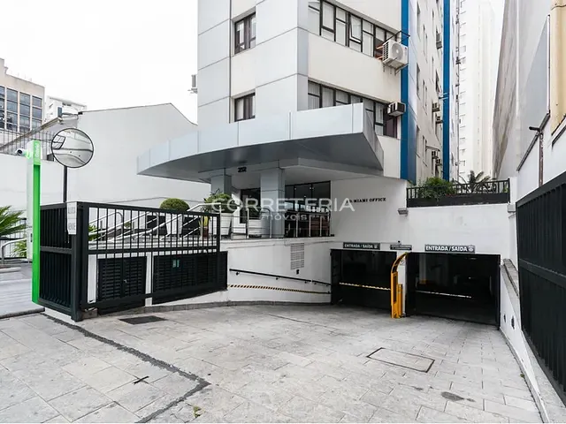 Sala à venda, no bairro Itaim Bibi em São Paulo
