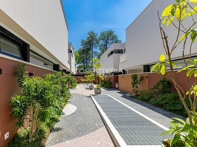 Casa 4 quartos e 6 banheiros, à venda, no bairro Jardim Cordeiro em São Paulo