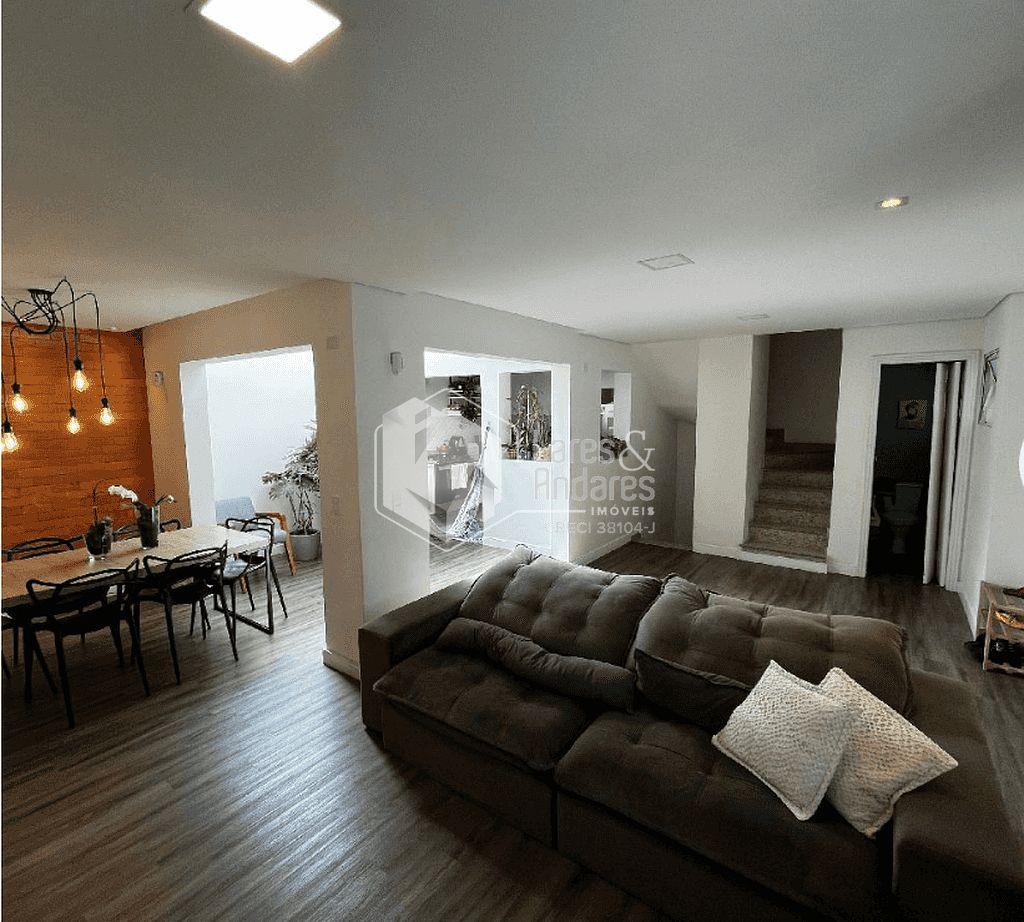 Casa, 3 quartos, 242 m² - Foto 1