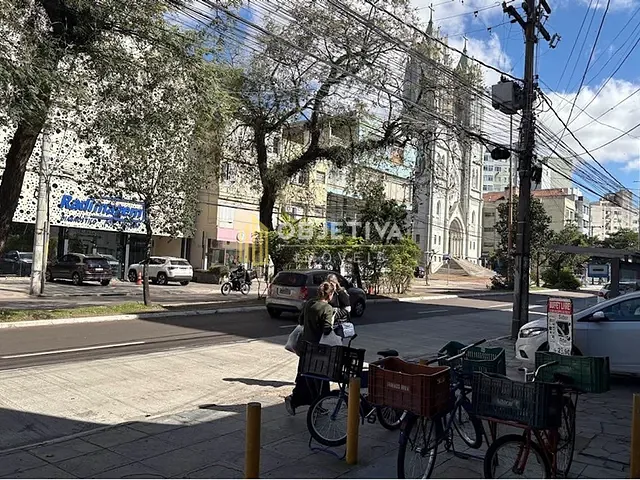 Apartamento 1 quarto e 1 banheiro, à venda, no bairro Floresta em Porto Alegre