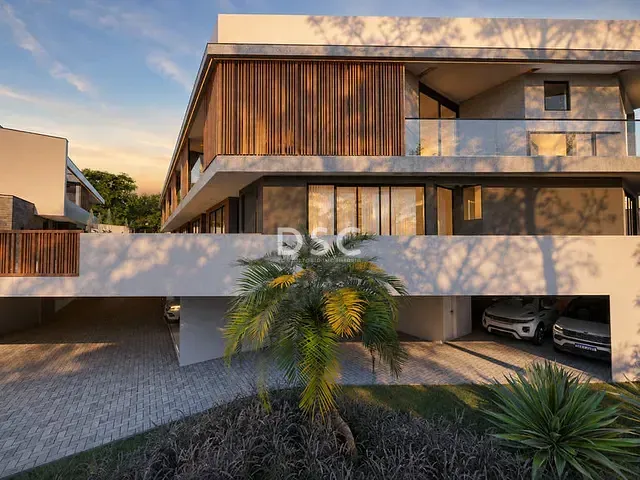 Casa 3 quartos e 3 banheiros, à venda, no bairro Jardim Social em Curitiba