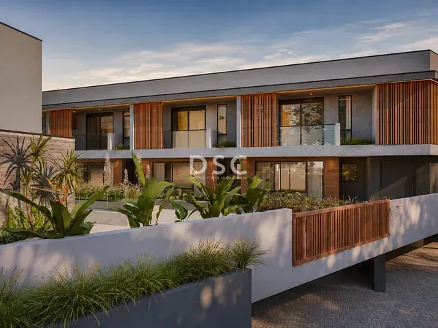 Casa 3 quartos e 4 banheiros, à venda, no bairro Jardim Social em Curitiba