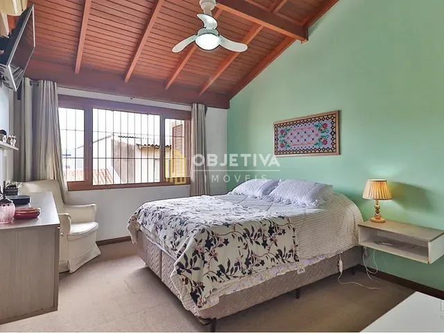 Casa 2 quartos e 3 banheiros, à venda, no bairro Vila Jardim em Porto Alegre