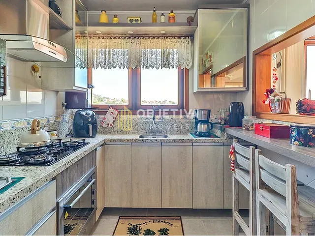 Casa 3 quartos e 4 banheiros, à venda, no bairro Ipanema em Porto Alegre