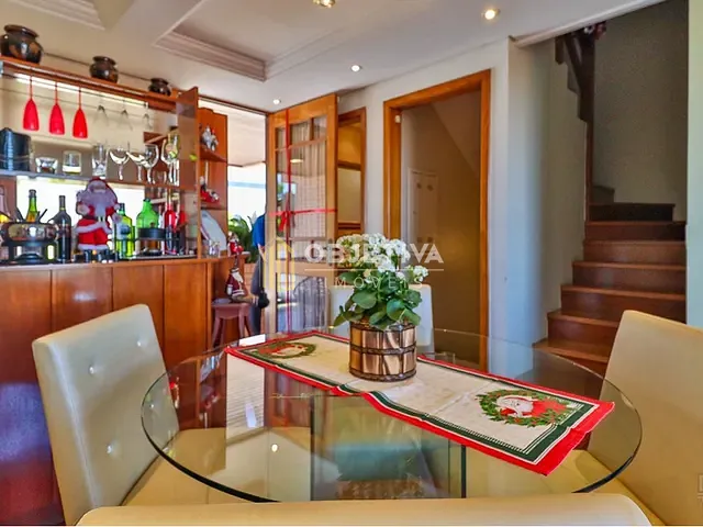 Casa 3 quartos e 4 banheiros, à venda, no bairro Ipanema em Porto Alegre