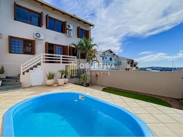 Casa 4 quartos e 5 banheiros, à venda, no bairro Teresópolis em Porto Alegre