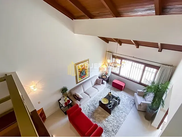 Casa 4 quartos e 5 banheiros, à venda, no bairro Teresópolis em Porto Alegre
