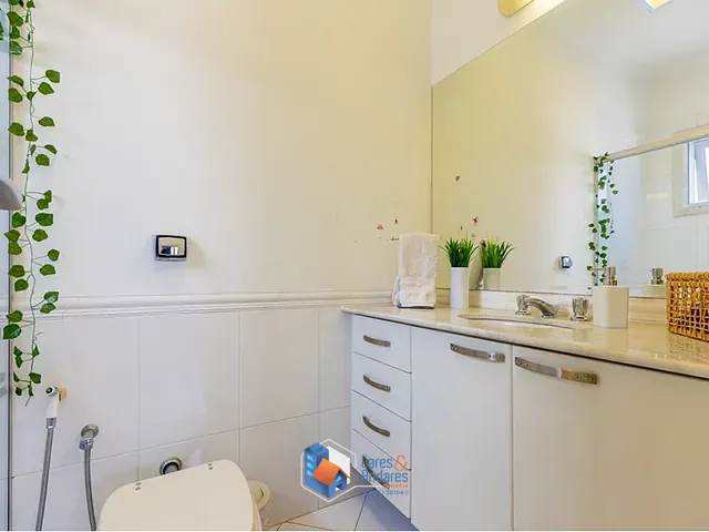 Casa 4 quartos e 6 banheiros, à venda, no bairro Jardim Cordeiro em São Paulo