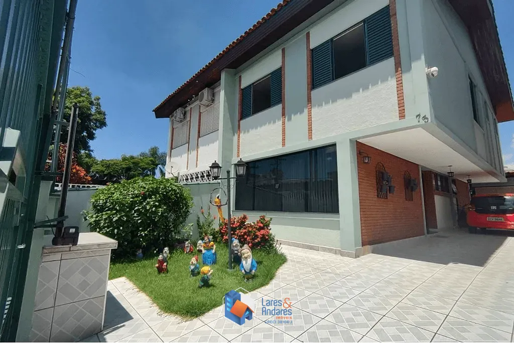 Casa, 4 quartos, 167 m² - Foto 1