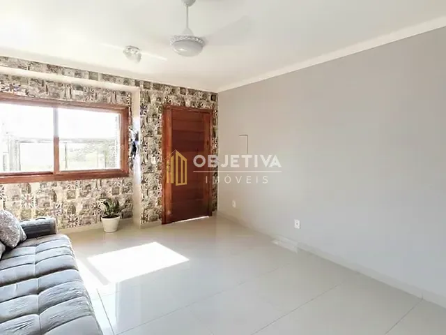 Casa 3 quartos e 4 banheiros, à venda, no bairro Guarujá em Porto Alegre