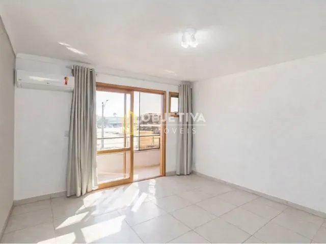 Casa 3 quartos e 4 banheiros, à venda, no bairro Guarujá em Porto Alegre