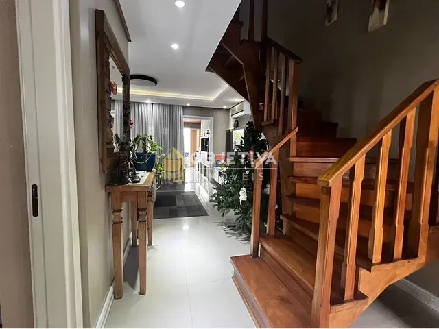 Casa 3 quartos e 3 banheiros, à venda, no bairro Lomba do Pinheiro em Porto Alegre