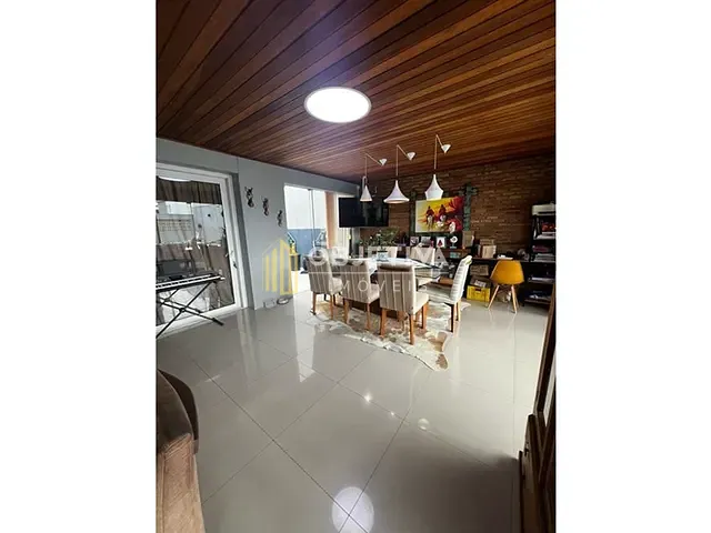 Casa 3 quartos e 3 banheiros, à venda, no bairro Lomba do Pinheiro em Porto Alegre