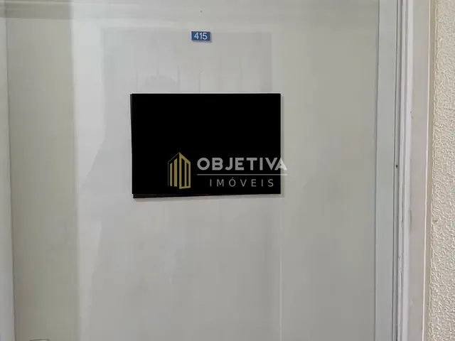 Sala à venda, no bairro Cavalhada em Porto Alegre